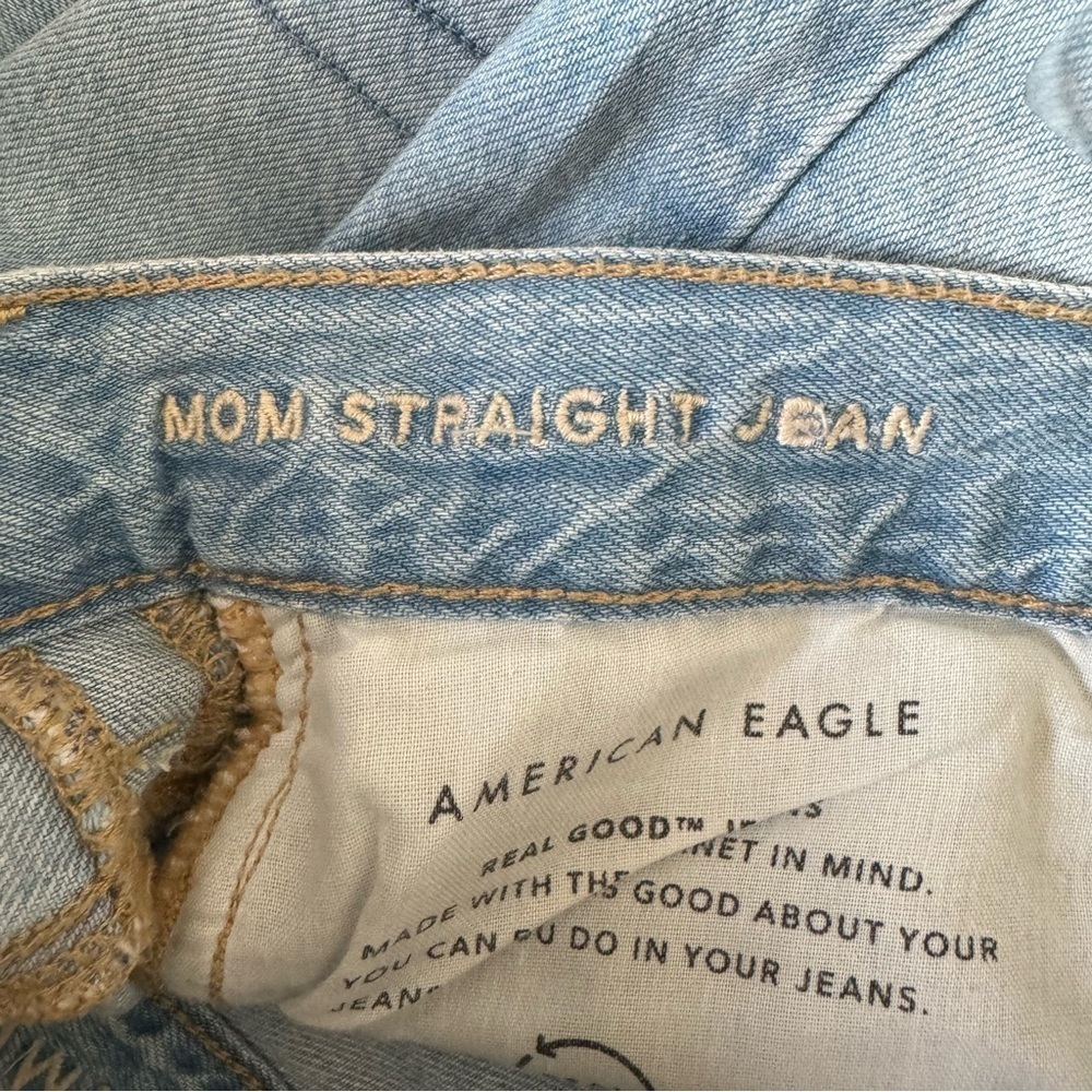 American Eagle NWT Women’s Distressed High-Rise Mom Straight Jeans - Picture 8 of 11